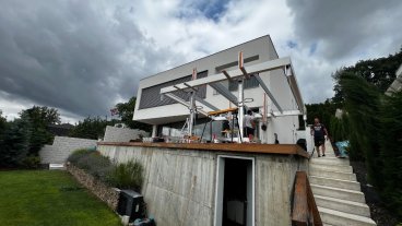 Bioklimatická pergola SKYLINE s bazénem