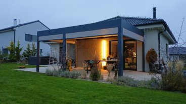 Bioklimatická pergola SKYLINE se ZIPEXEM