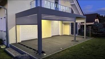 Pergola SKYLINE se screenovými roletami ZIPEX