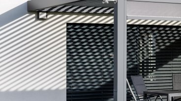 Pergola SKYLINE s roletami ZIPEX