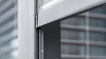 Pergola SKYLINE se screenovou roletou ZIPEX