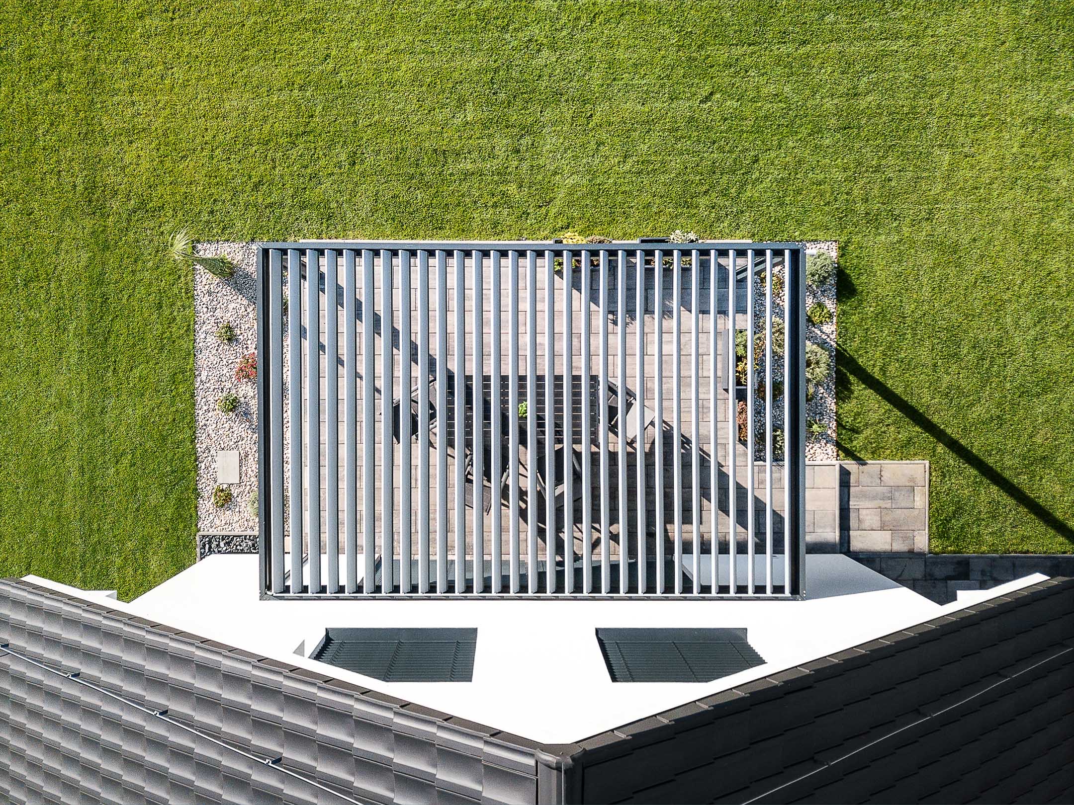Pergola SKYLINE + rolety ZIPEX
